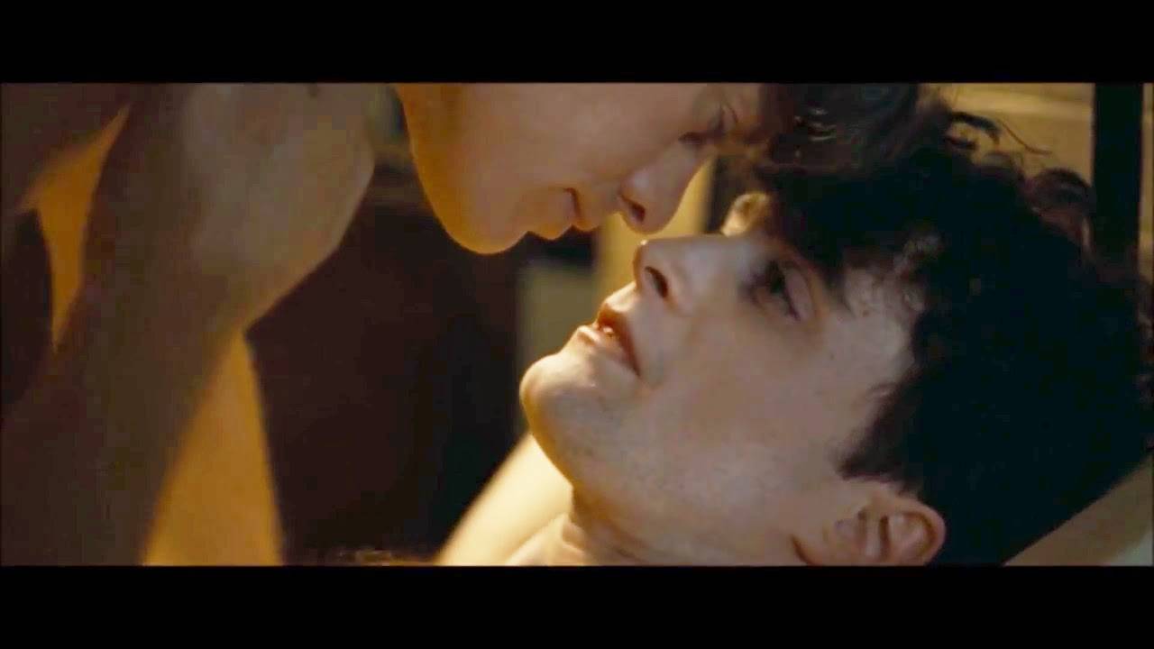 Cena de sexo gay do Daniel Radcliffe no novo filme (Passivo) + Pegada no pau