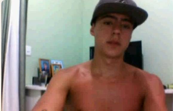 [Webcam] Garoto manolo tesudo bate uma antes do banho