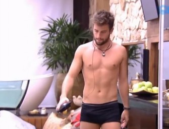 Rafael do BBB15 de pau duro na cuequinha preta