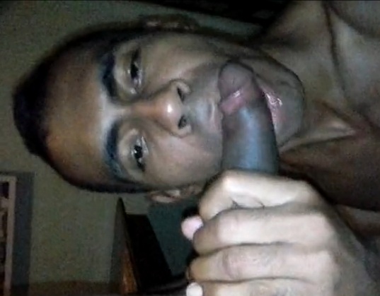 brasileiro pagando boquete gay