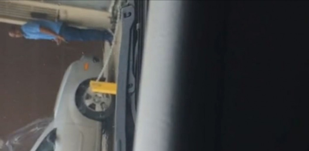 Flagra Caiu na Net Porteiro Punheta