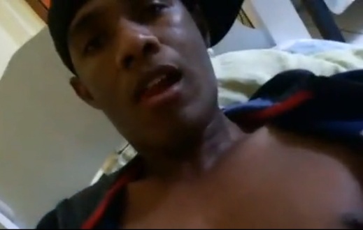 negro de salvador tocando punheta