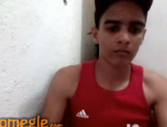 Novinho mostra pauzão no Omegle e cai na net