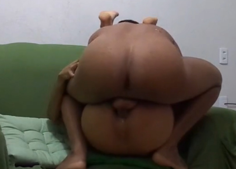 Negão Enfiando no Cu