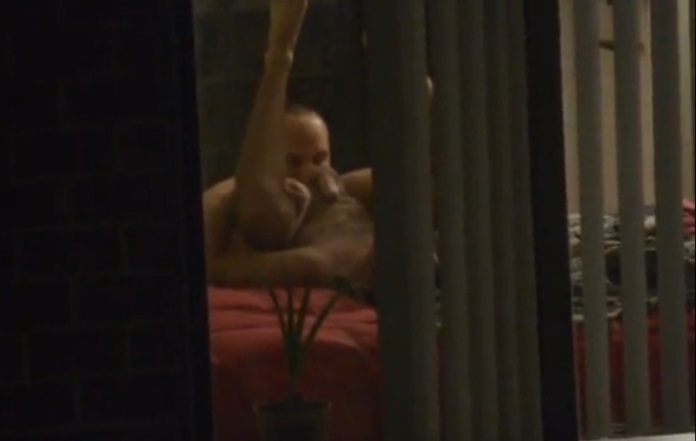 flagrou o vizinho meter no cu de outro macho