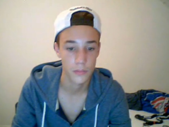 Hétero mostrou o cu e gozou no final