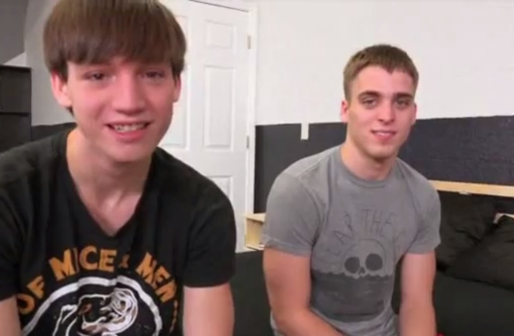 Novinhos héteros chupam muita piroca por dinheiro » KINGuys