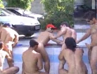 Brasileiros fazem orgia gigantesca e safada à beira da piscina