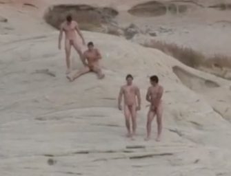 Safados são flagrados tocando uma na praia de nudismo