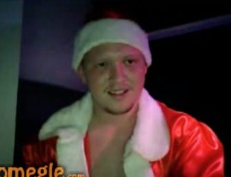 Papai Noel se masturba com amigo na cam