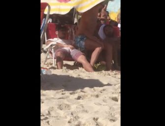 Brasileiro safado está com o pau duraço no meio da praia