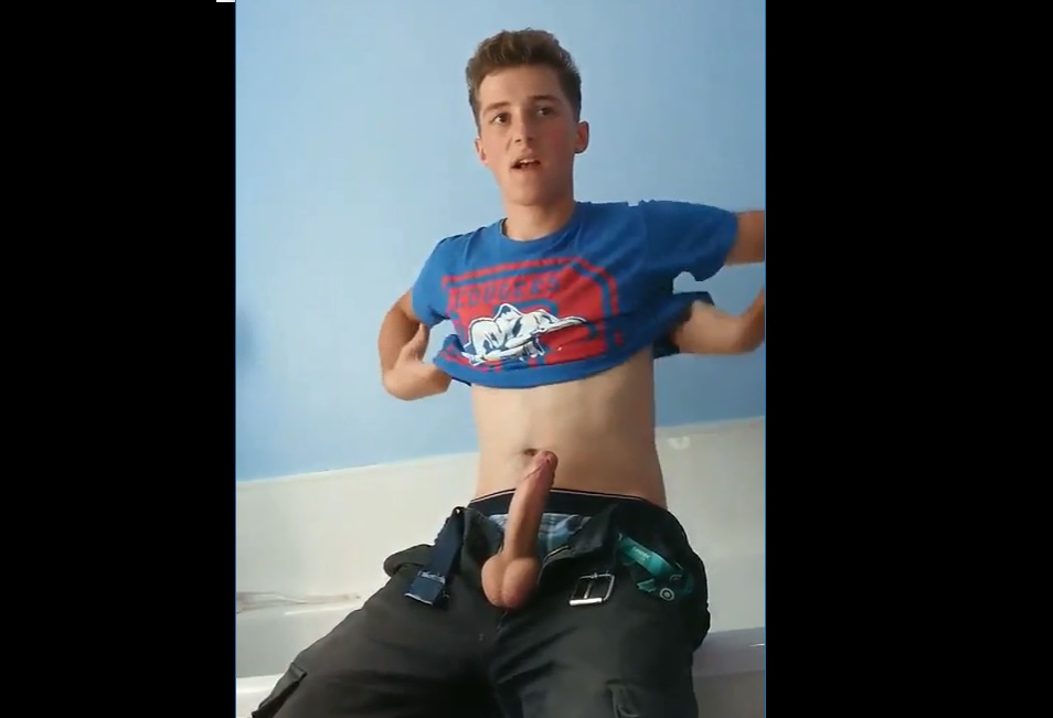 (HD) Novinho dotado espirrando muito leite gostoso para você