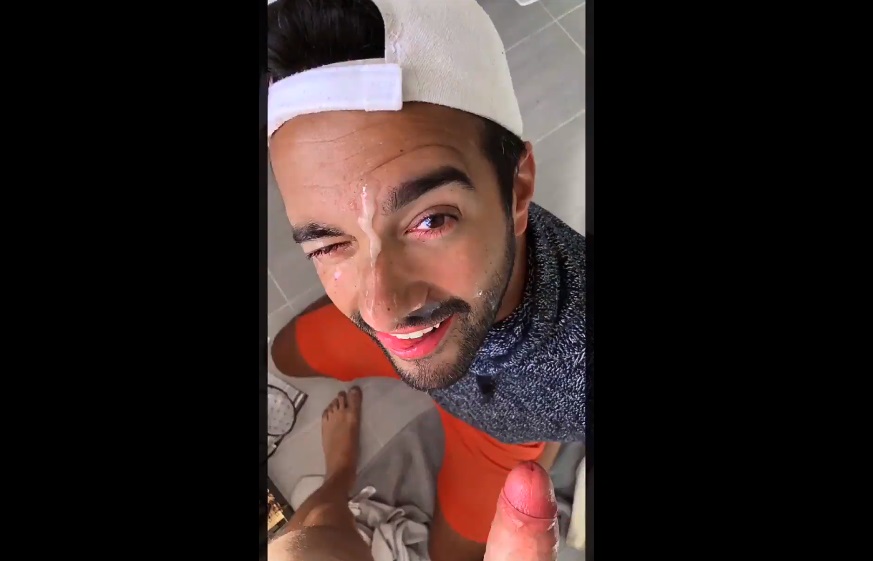 (HD) Puto mama pica gostosa no banho e toma leitinho na cara