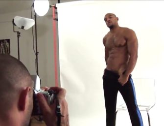 Modelo gay: fotógrafo não resiste a modelo delicioso e mama gostoso