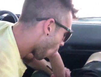 Marmanjo gay mama uma rola grande e gostosa num carro