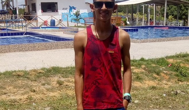 Youtube cruzou limites e gravou vídeo de punheta no banho