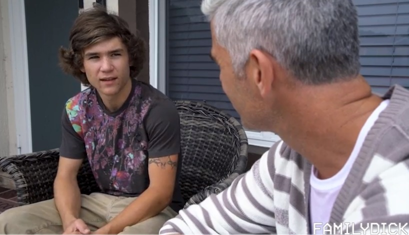 Tiozzão coloca os primos pra fazer várias putarias juntos