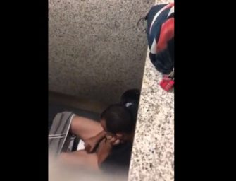 Filmou macho batendo em banheirão até gozar gostoso