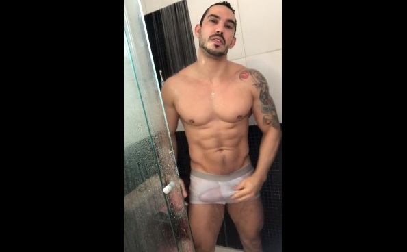 Diego Mineiro mata um com banho de pica dura com tesão