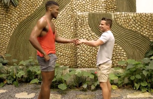 Preto enorme colocando macho pra chorar na sua piroca