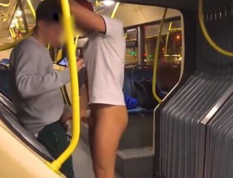 Machos anonimos filmam foda no metrô de madrugada