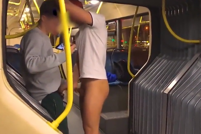 Machos anonimos filmam foda no metrô de madrugada