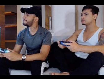 Foi jogar videogame com o brother e acabou tomando no cu