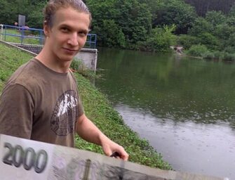 Czech Hunter 657 – Garoto estava pescando quando recebeu proposta indecente